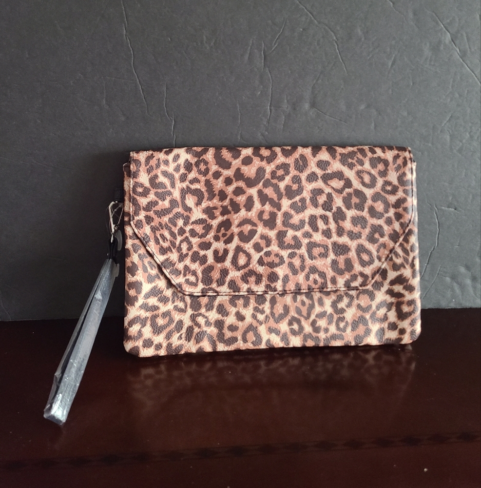 NWT NO BONDAREIS Leopard Print Clutch Bag 11×7in. Faux Leather(G)